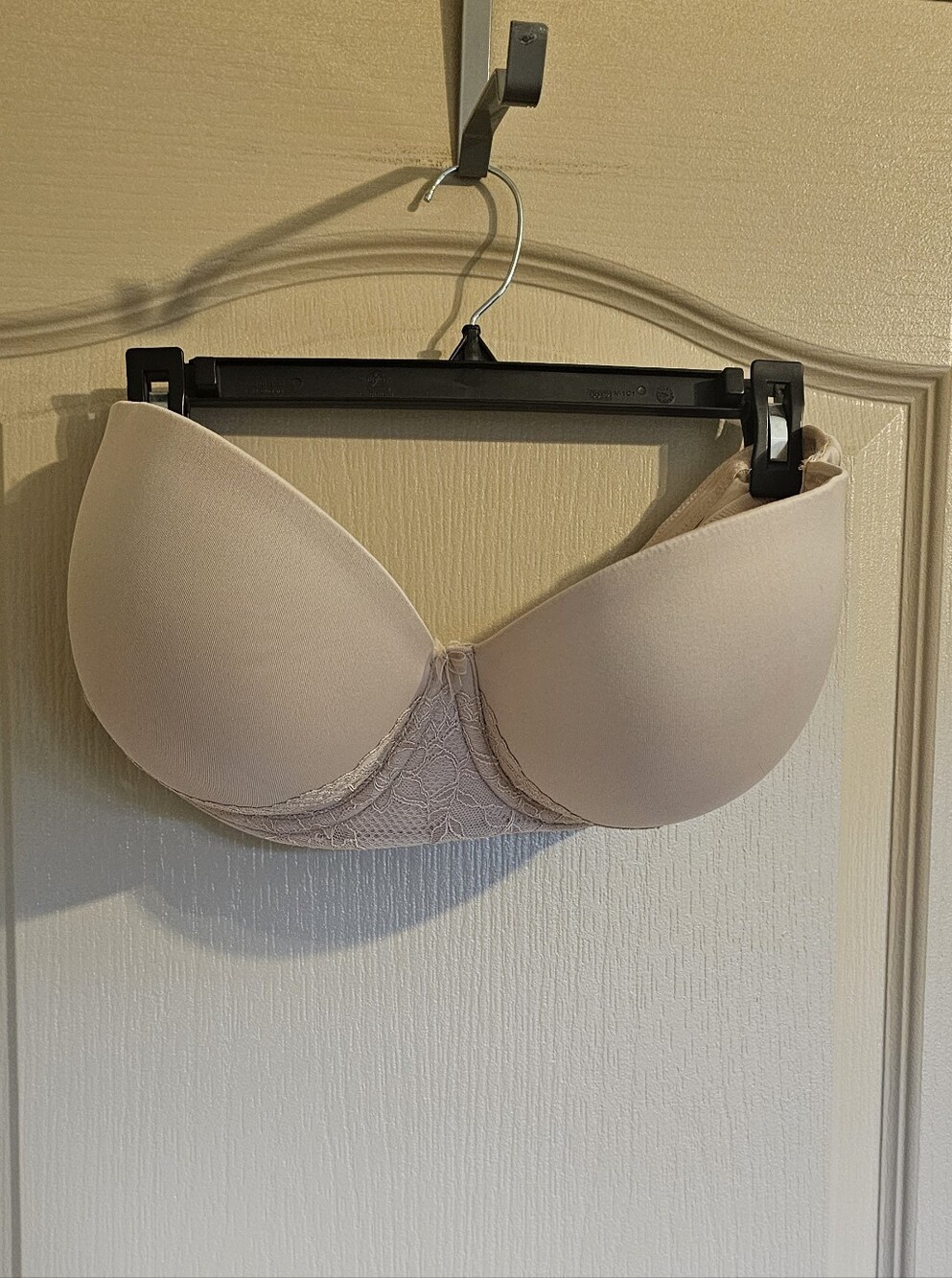 Torrid Strapless Nude Bra 40DDD Straps Can Be Added